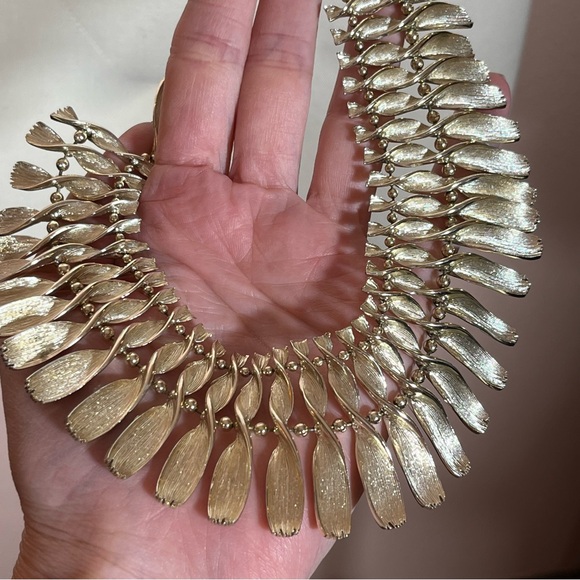 Lisner Vintage 1940 50 Art deco Gold Thick wide Heavy Cleopatra choker Necklace - Picture 7 of 16